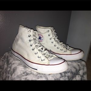Women’s/Men’s White converse high tops